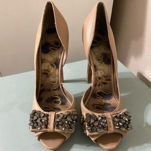 Sam Edelman size 7.5 peeptoe bow spike nude heels